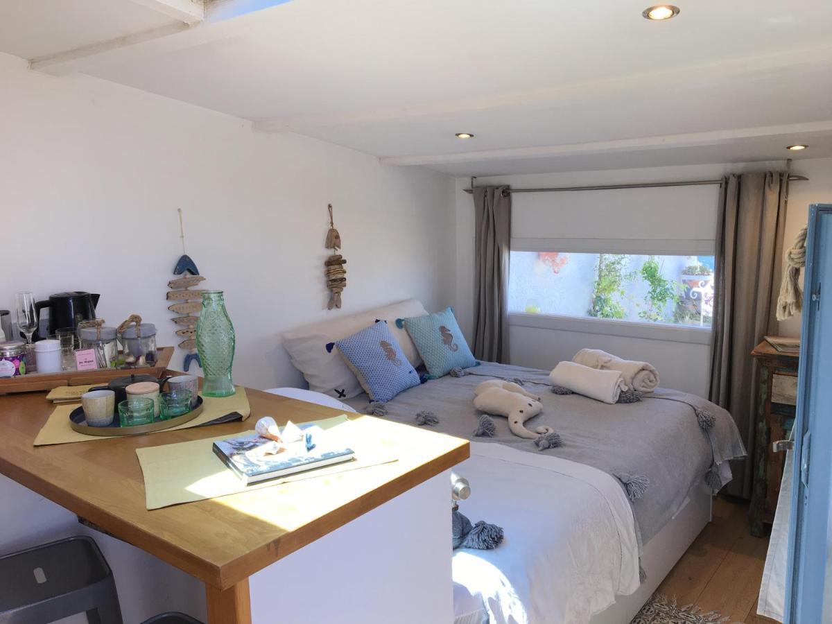 Sète Cabanon De Pecheur En Bord De Lagune מראה חיצוני תמונה